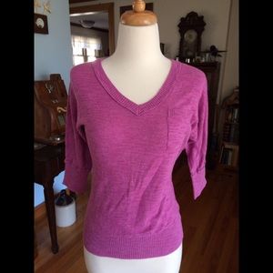 Short sleeved sweater with patch pocket